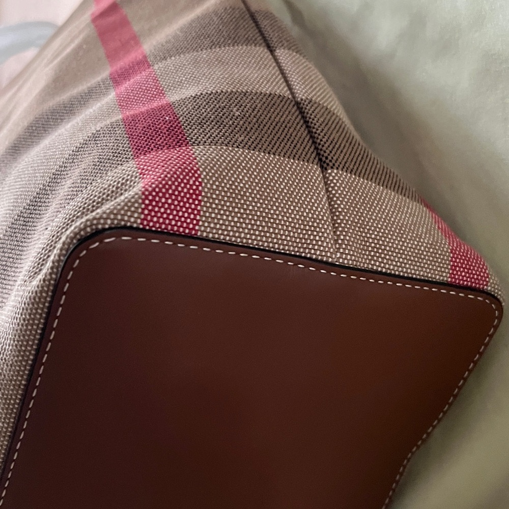 Burberry Beige and Black Checkered Tote - Picture 4 of 9